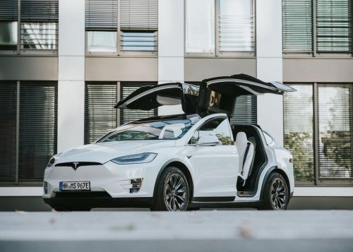 Tesla Business 00001