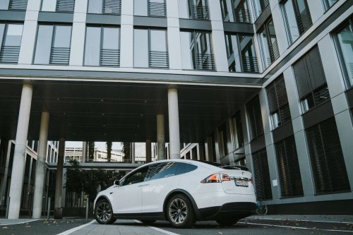 Tesla Business 00006