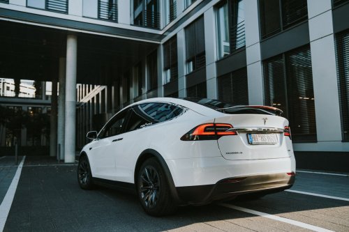 Tesla Business 00007
